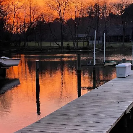 Annapolis Charm Waterfront Getaway Near Usna - Fish & Crab From Your Private Pier! Exterior photo
