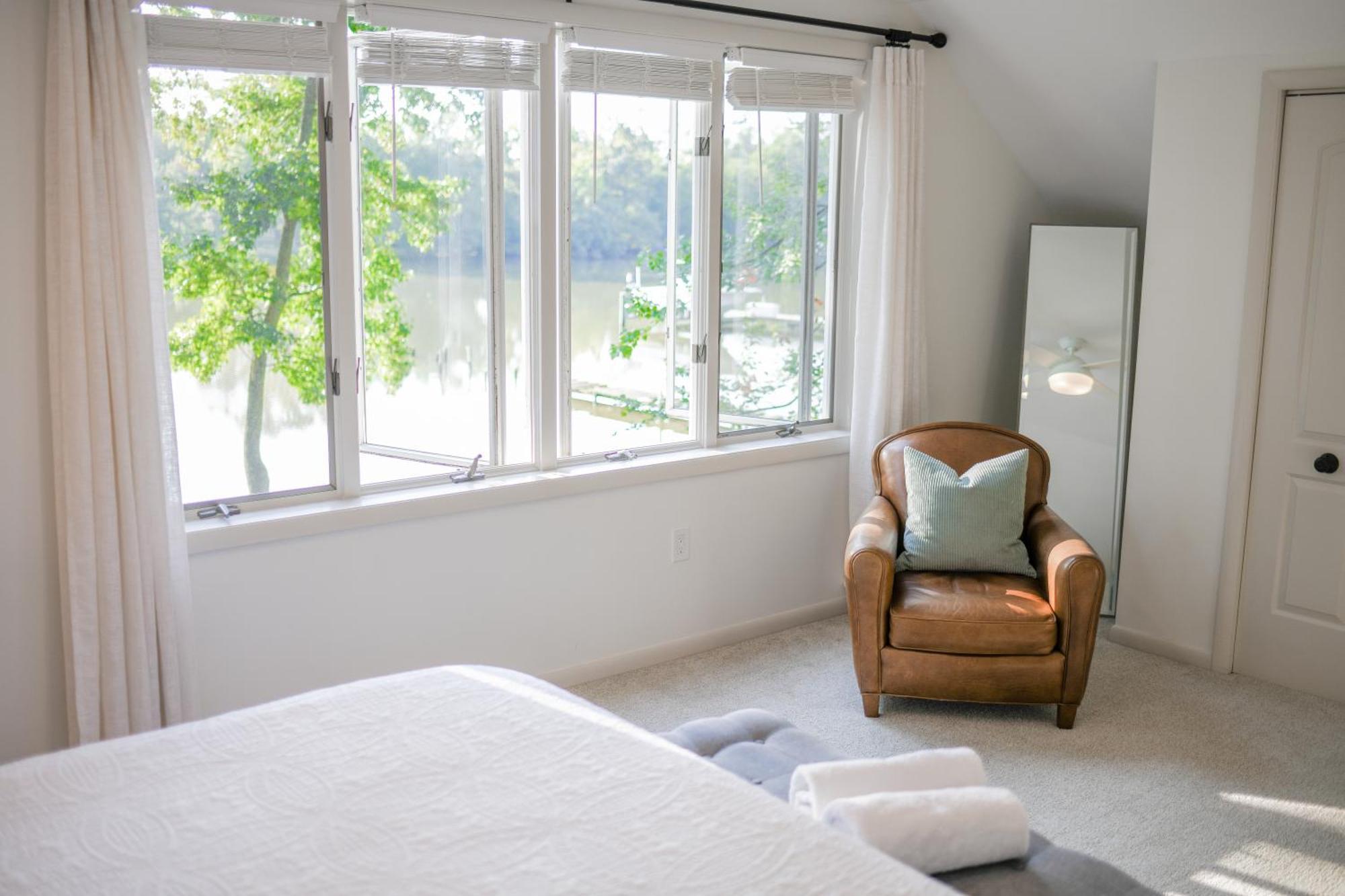 Villa Charm Waterfront Getaway Near Usna - Fish & Crab From Your Private Pier! *